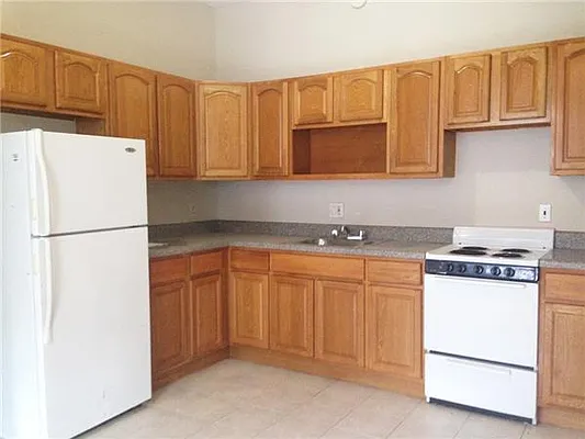 Rented by David Francis New York LLC | media 38