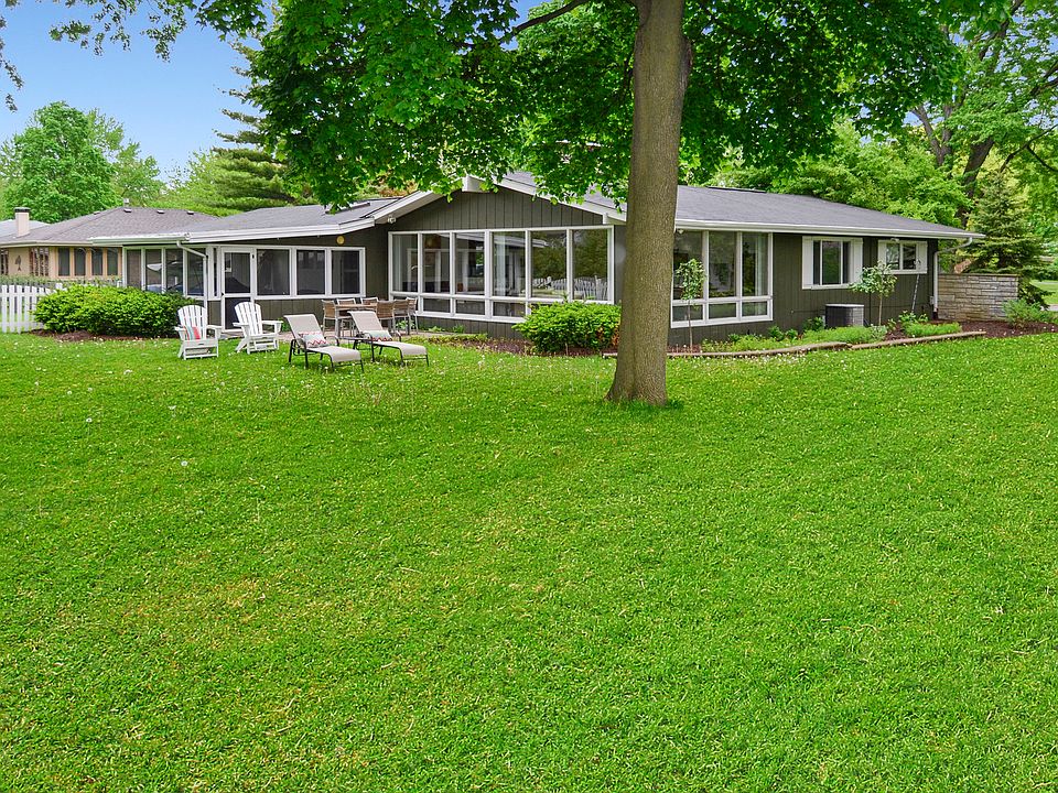 1st image of 20 Hawley Ct