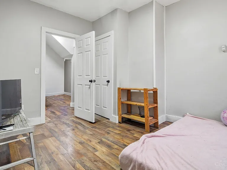 540 Grand Ave #1 — Photo 12