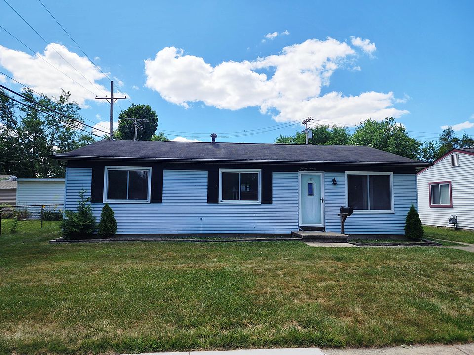 1st image of 1590 Harry St
