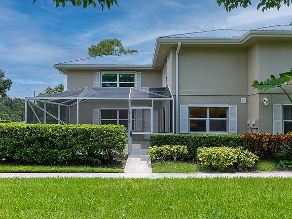 3rd image of 2901 SW Lakemont Place