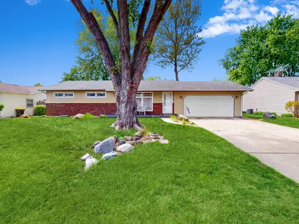 143 Scott Dr, Dundee, IL 60118