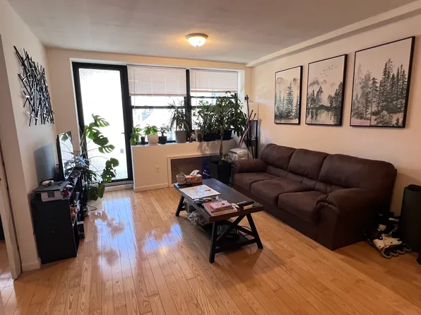 10-44 47th Avenue image 1 of 6