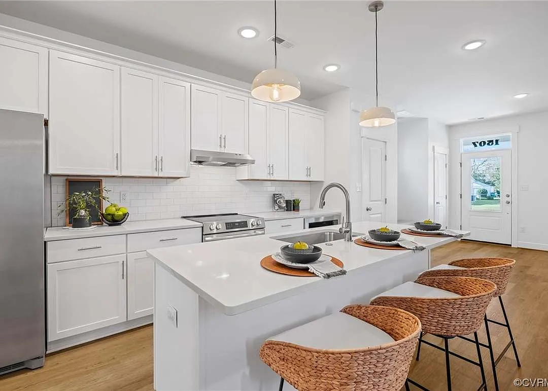 3 bed, 1453 sqft, $1,000 — Photo 3
