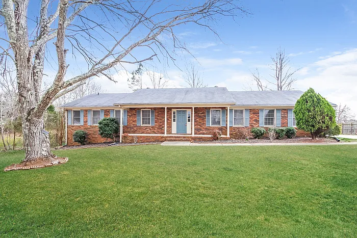 3 bed, 2.0 bath, 1799 sqft, $1,845 — Photo 1