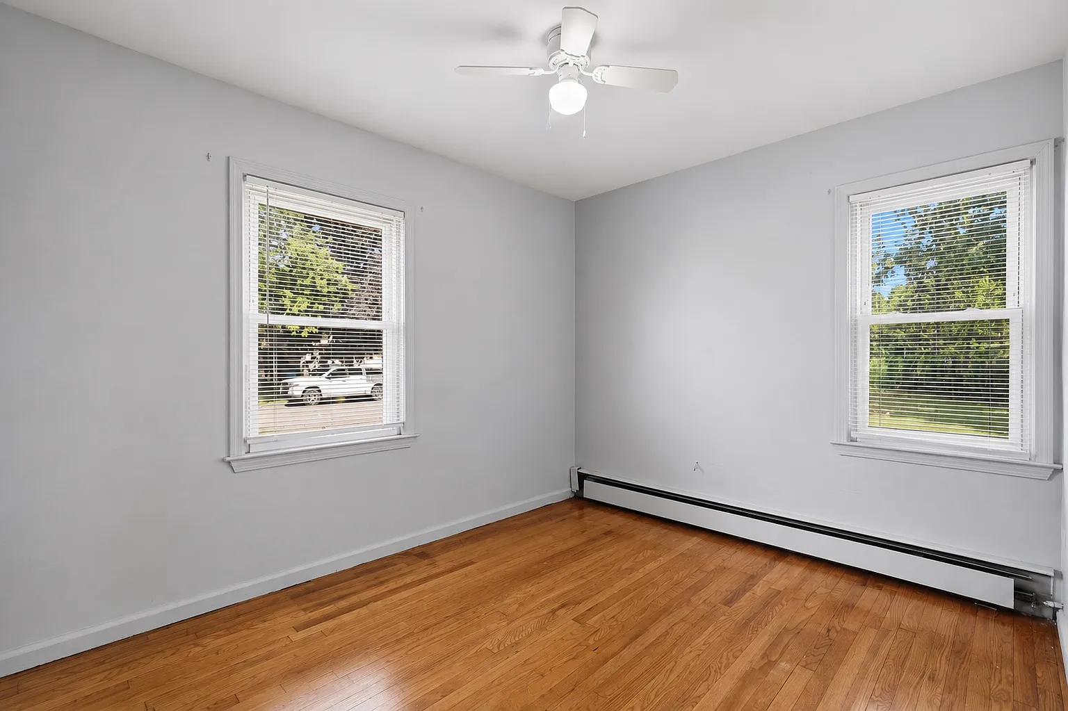 2 bed, 700 sqft, $1,350 — Photo 4