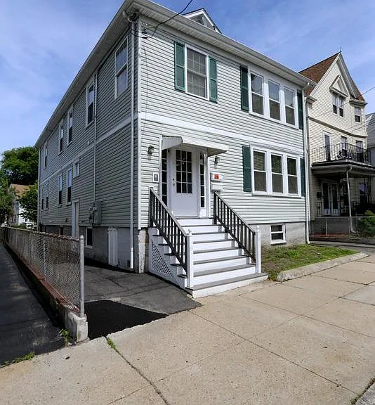 38 Medford St — Photo 1