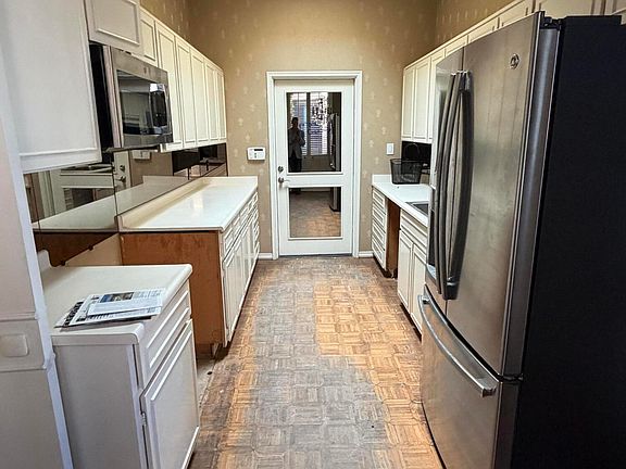 3rd image of 5658 N SCOTTSDALE Road