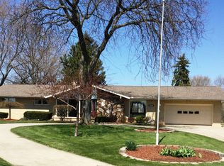 3152 S Custer Rd, Monroe, MI 48161