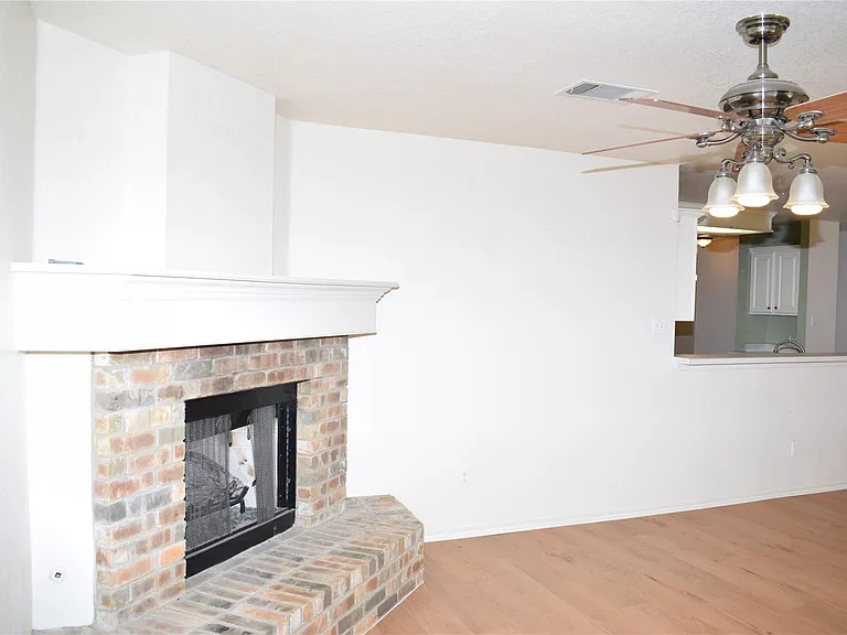 2418 Willow Way — Photo 11