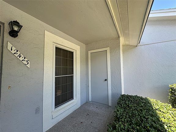 5th image of 12423 DEARBORN DRIVE #E