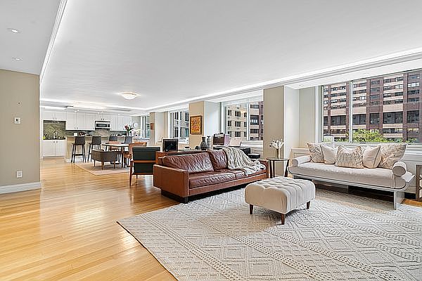 1st image of 30 W 63rd St #7BCD