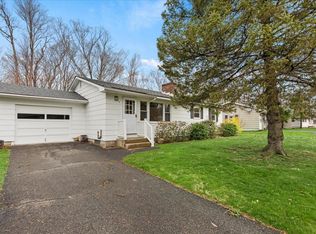 5 Tel Rd, Bennington, VT 05201