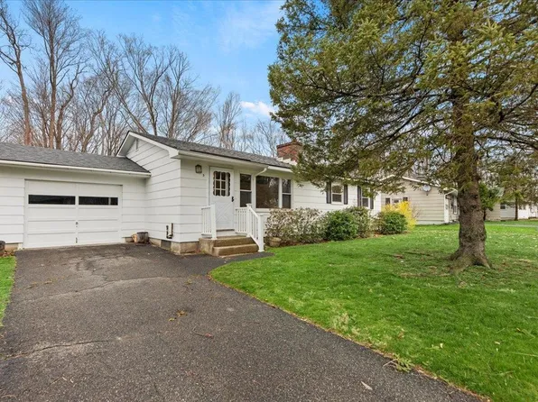 5 Tel Road, Bennington, VT 05201