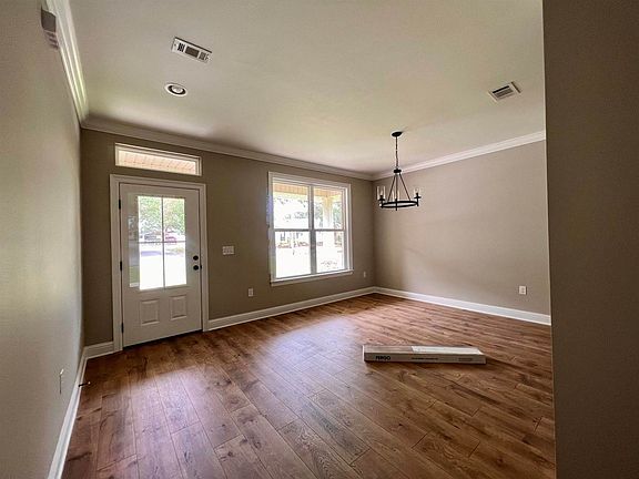 2nd image of 118 McEwen Dr