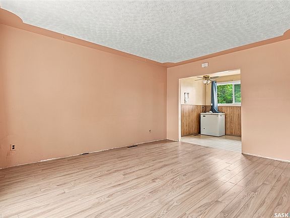 3rd image of 701 Y Avenue N