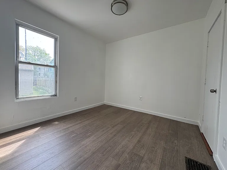 73 Main St #1A — Photo 7