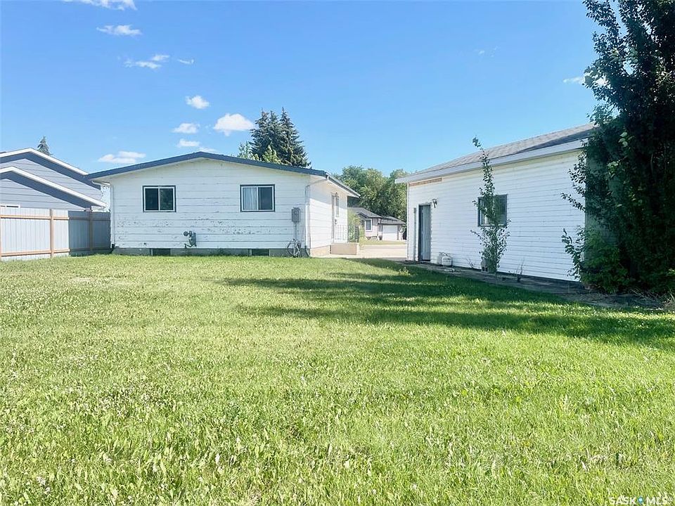 2nd image of 41 Collacott Dr