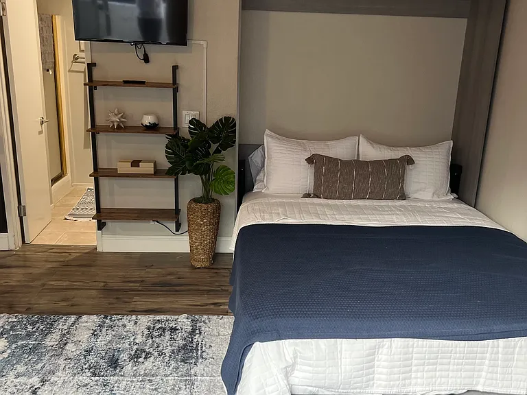 1625 Neptune Ave — Photo 3