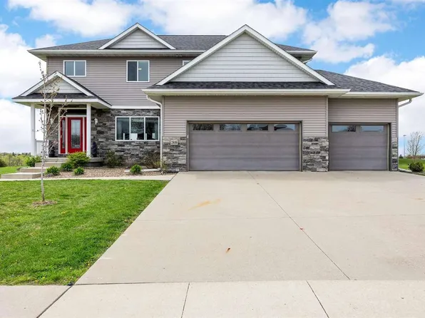 2416 Dempster Dr, Coralville, IA 52241