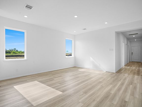 4th image of 18106 Lone Hill Dr