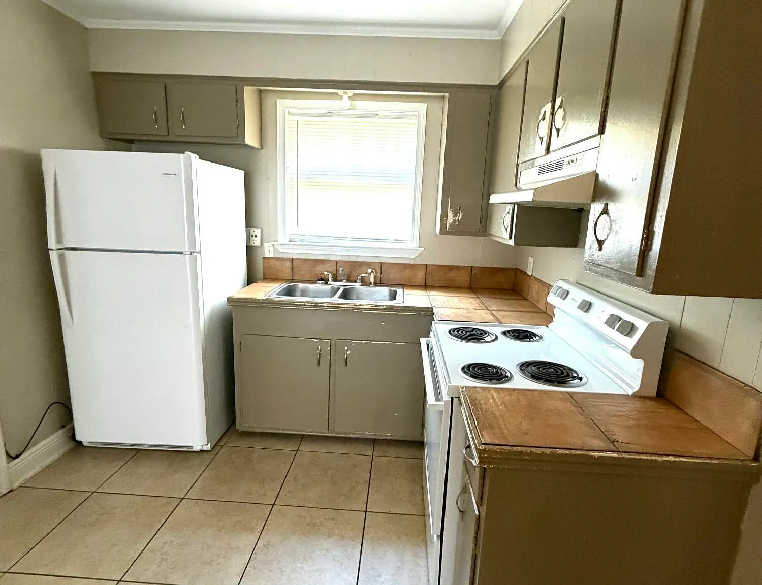 2 bed, 1.5 bath, 1200 sqft, $1,200 — Photo 4