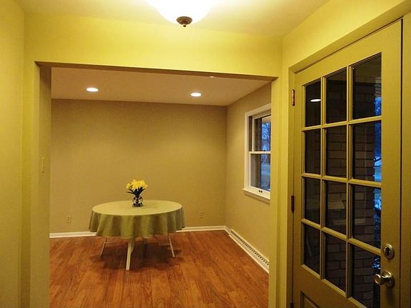 3rd image of 565 Beech Dr