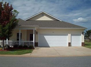 331 Pebble Beach Dr, Perry, GA 31069