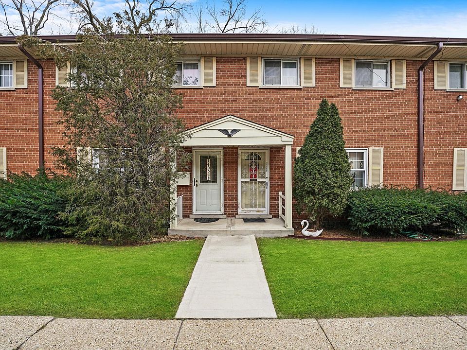 1st image of 1411 W Touhy Ave APT B