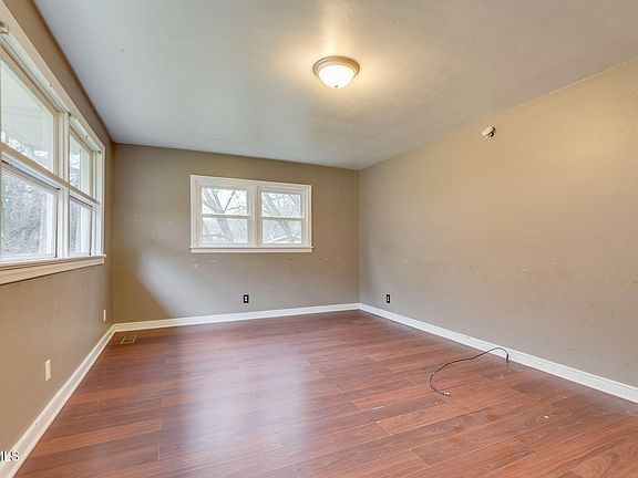 5th image of 541 Gravely Rd