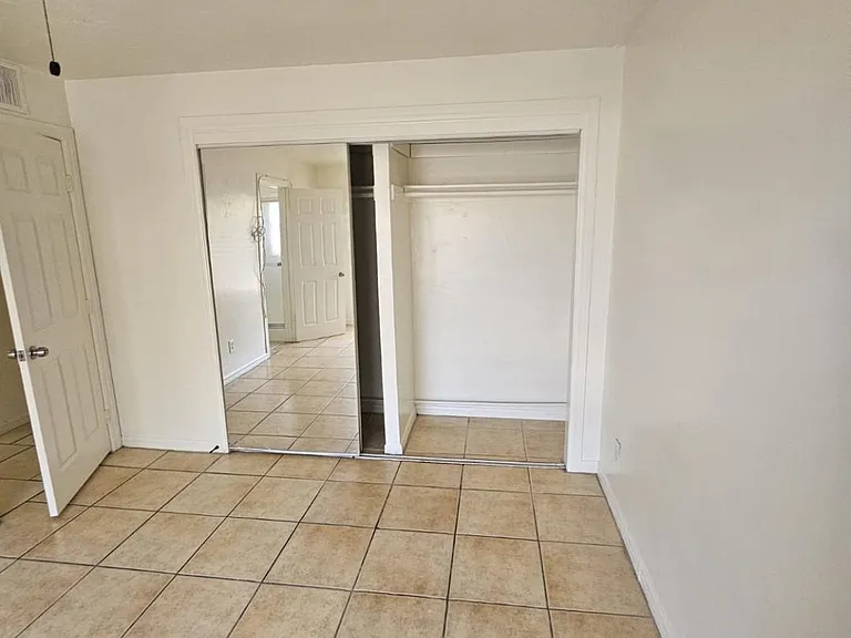 4619 E Almeria Rd — Photo 12