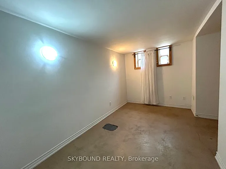 538 Runnymede Rd #BASEMENT — Photo 8