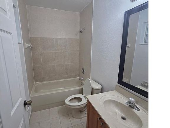 5th image of 875 SW 6th Pl