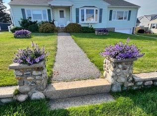 495 Webhannet Dr, Wells, ME 04090