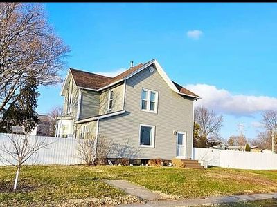 355 E 2nd Ave, Woodhull, IL, 61490