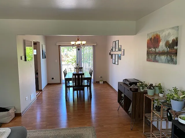 253 W Kimbell Ave — Photo 2