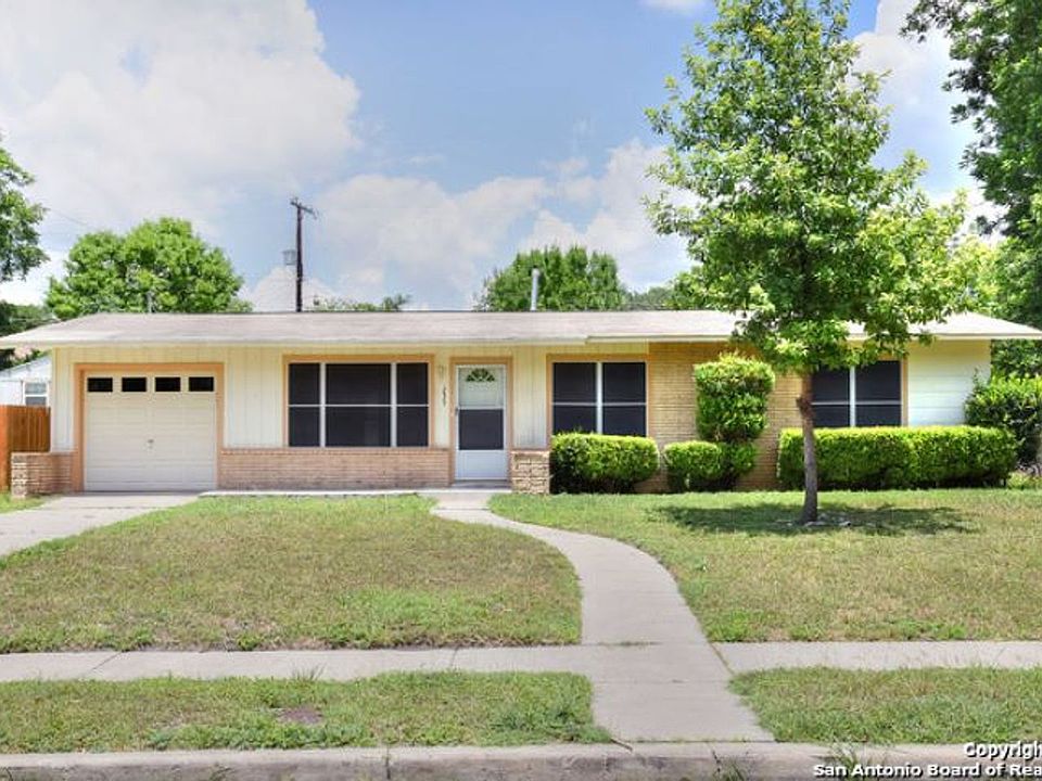 1st image of 239 Chesswood Dr