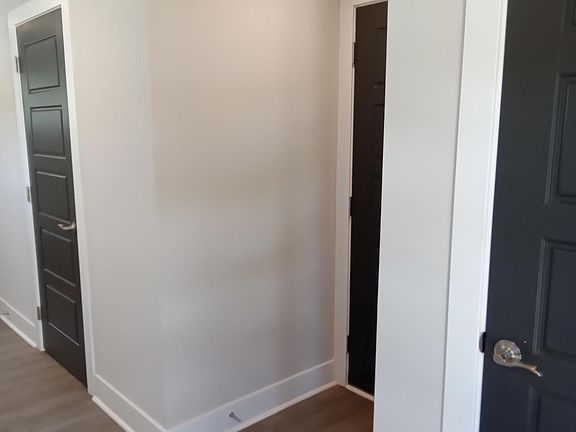 4th image of 3033 Fulton St