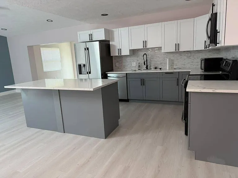 450 SW Eyerly Ave — Photo 10