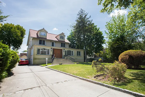 Rented by Compass | media 20