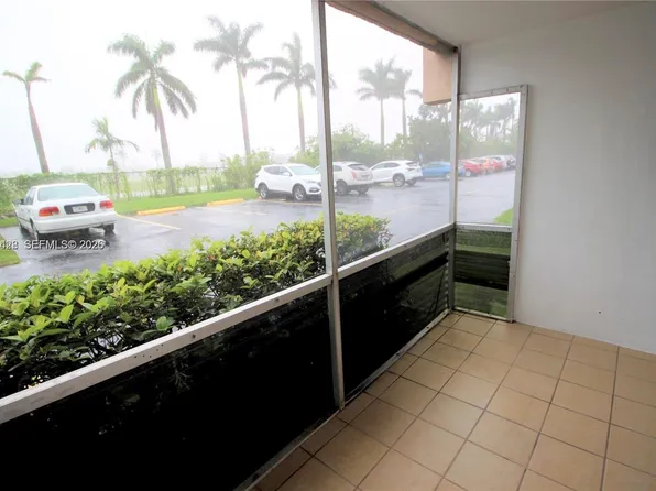 8794 SW 12th St APT 103, Miami, FL 33174