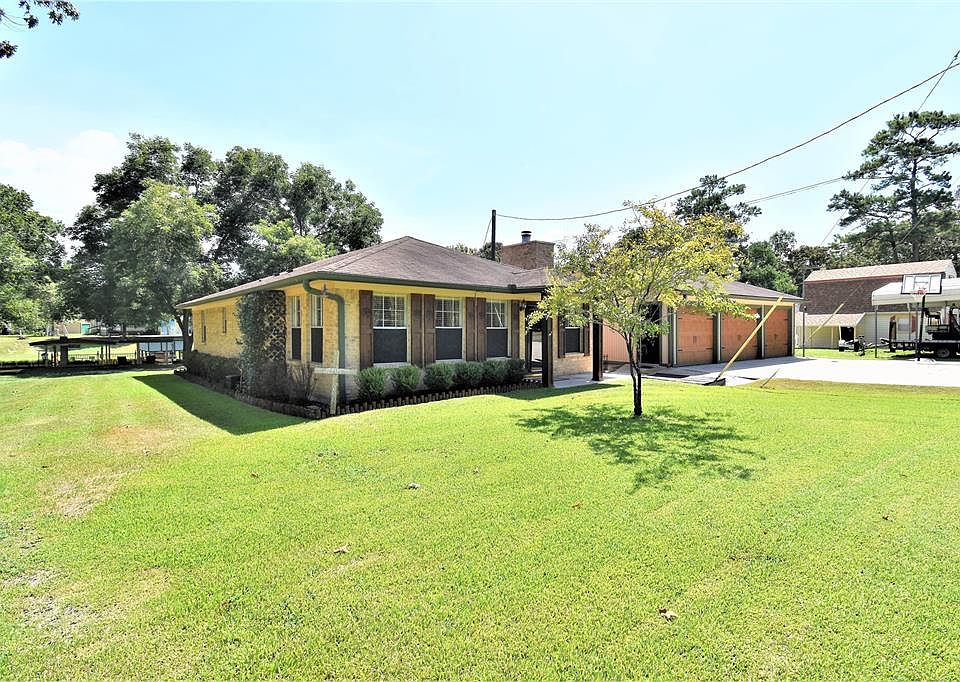 1st image of 147 S Circle Dr