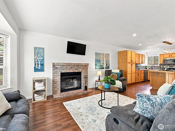 3rd image of 7175 E Raintree Lane