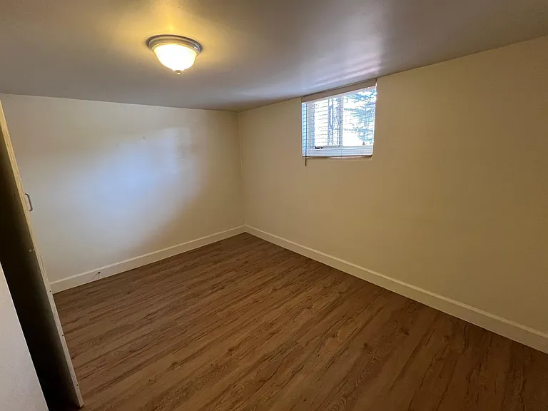 988 Detroit St — Photo 13