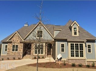 1017 Silver Thorne Dr, Loganville, GA