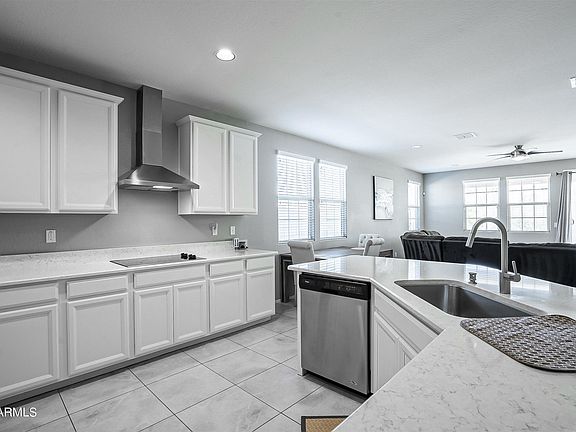 4th image of 2541 S 171st Ln