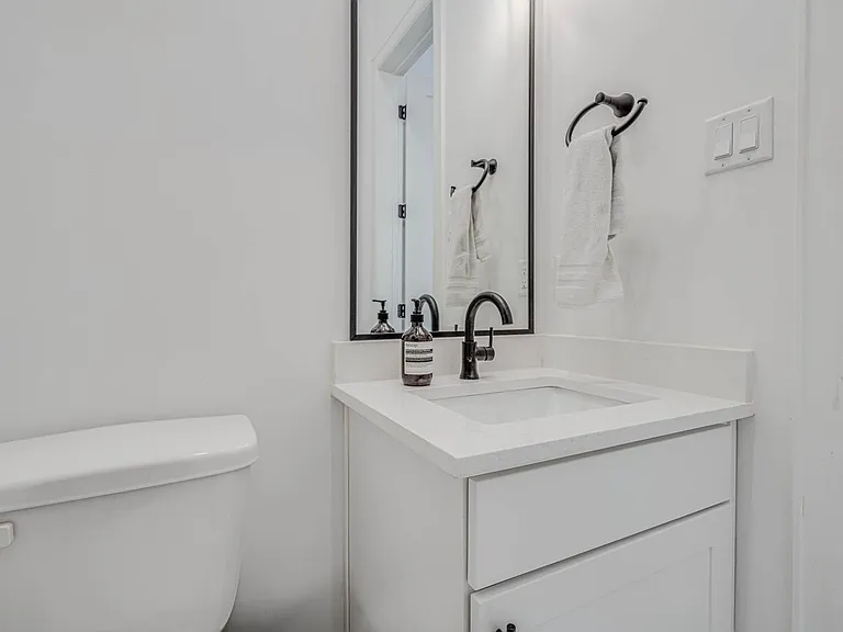 1543 Lawrence St — Photo 7