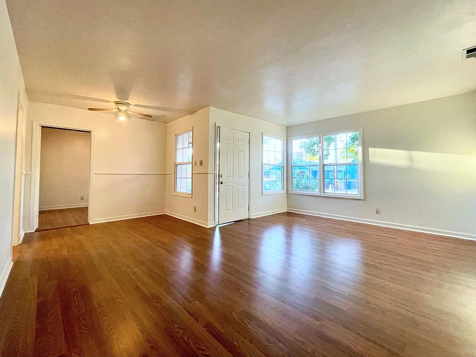 Entrance to living room