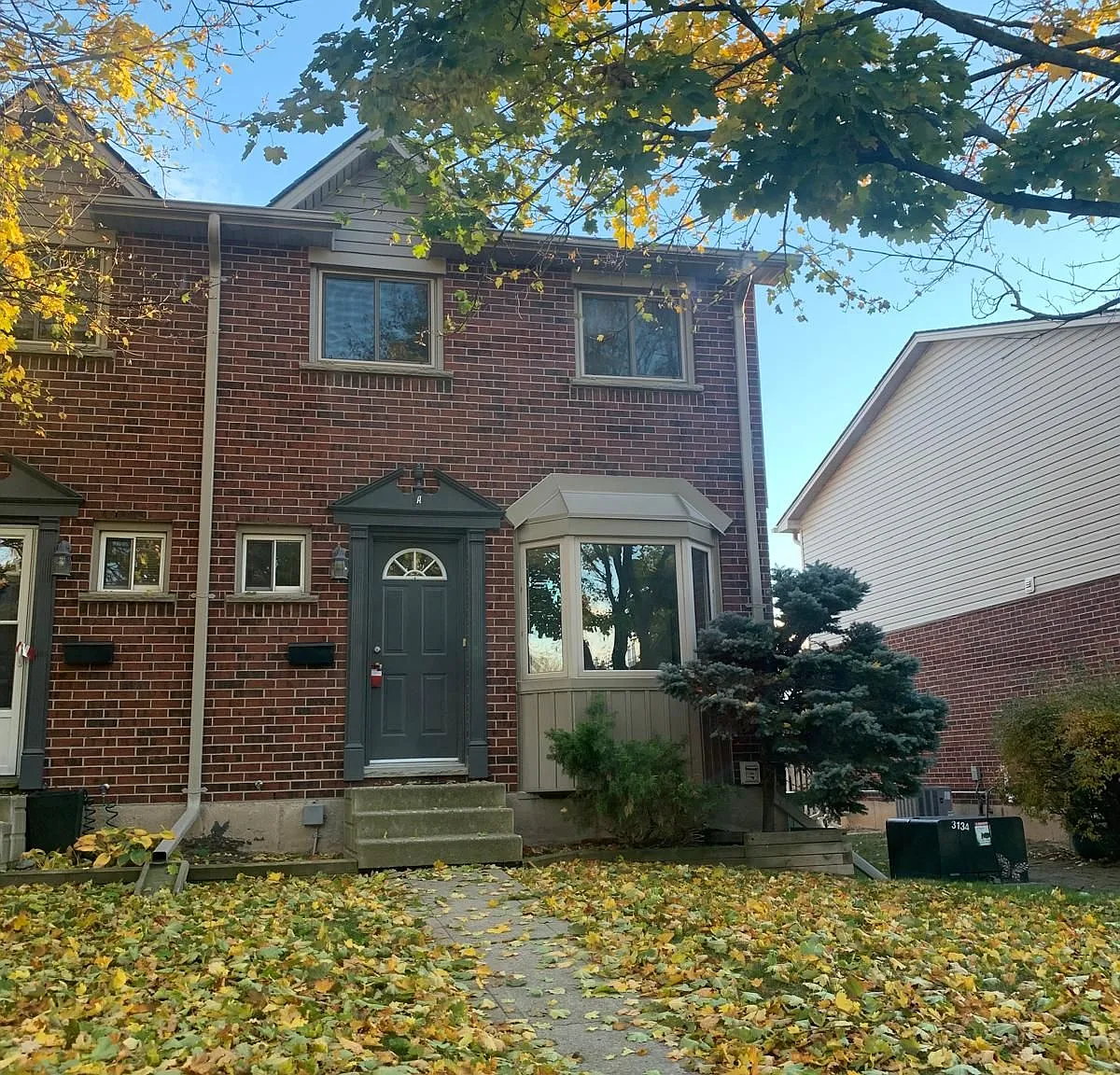 3 bed, $2,400 — Photo 1