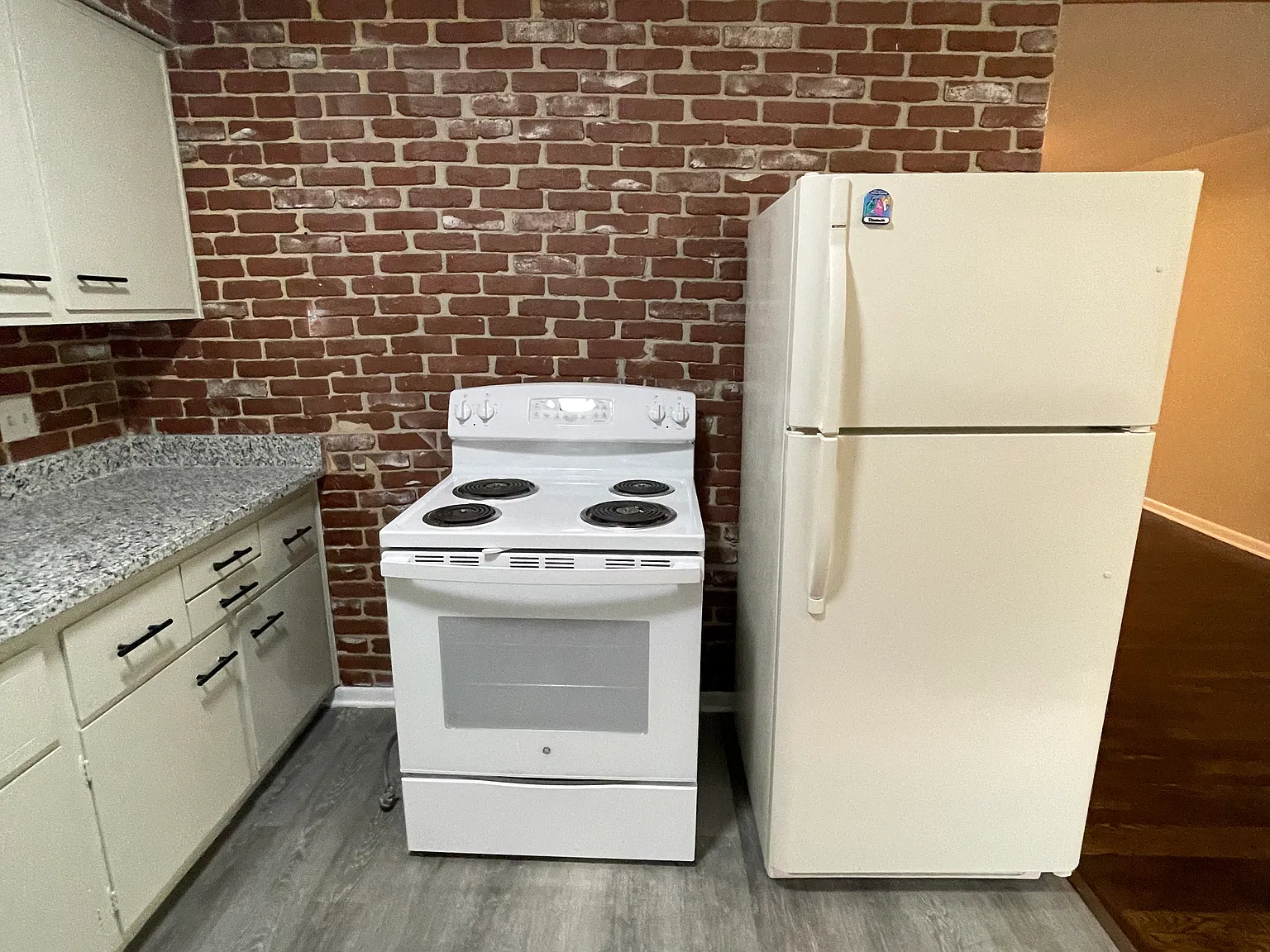 3 bed, 1102 sqft, $2,000 — Photo 3